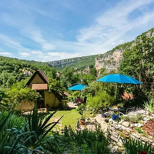 Un Jardin Dans La Falaise Cabrerets